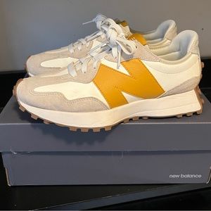 💛Women’s New Balance 327 Rare Color! Sz 9 with Box